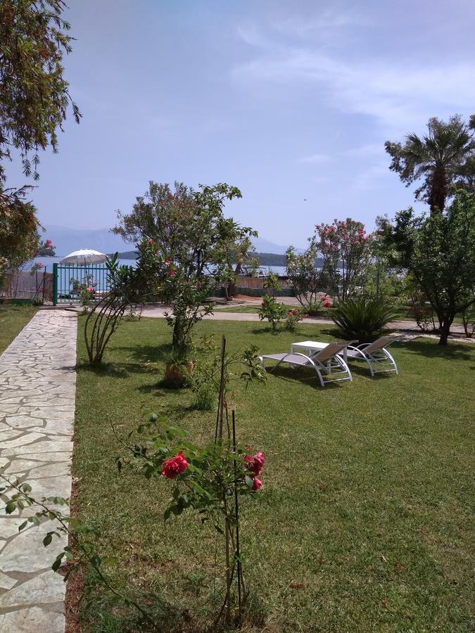 Palmyra Beachfront Studios Nydri  Exterior foto